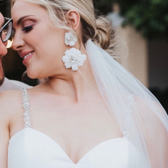 Stevie Earring with Rhinestones and Pearls - Picture 5 of 9